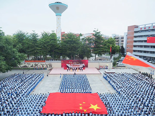 军训列队