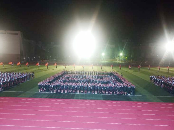学校夜间军训